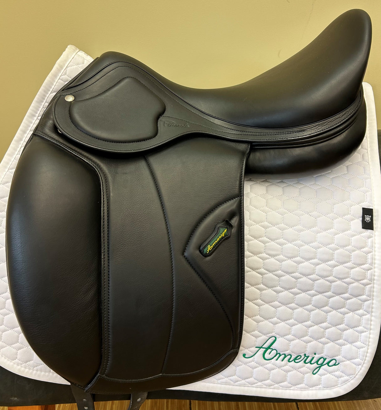 Amerigo Classic Dressage 18" Pinerolo - 18N30910614
