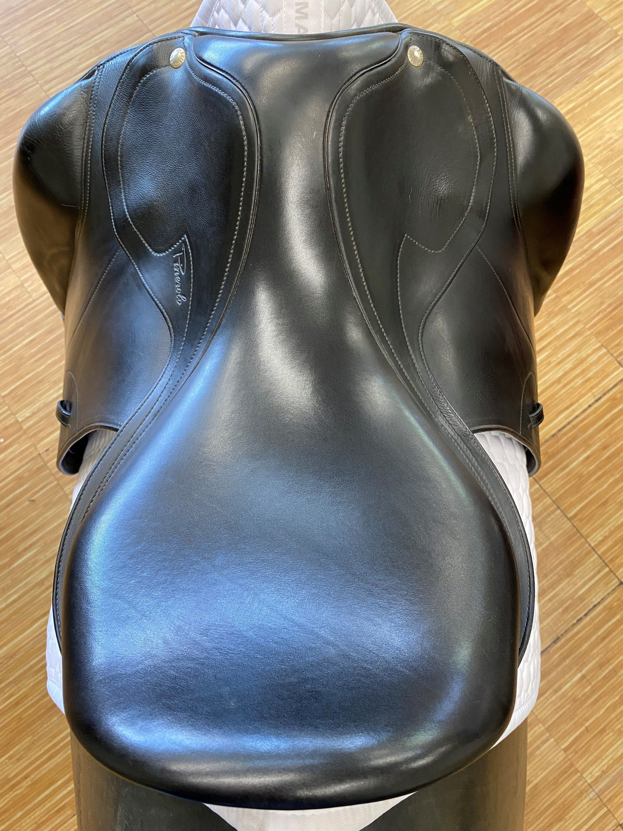 Amerigo Classic Dressage 18" - 18L4324119