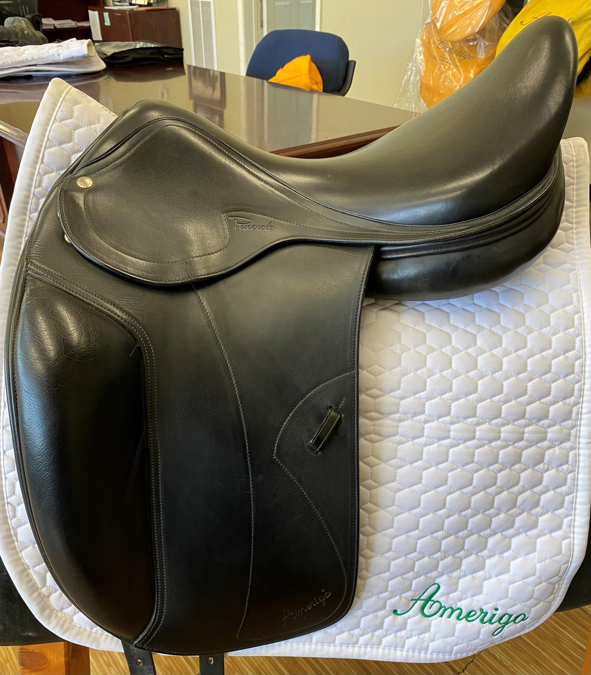 Amerigo Classic Dressage 18" - 18L4324119